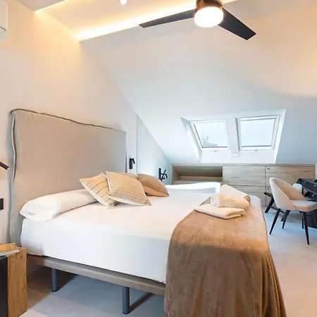 Magnificent Renovated 2Bd 2Bth Duplex With Terrace - City Centre Malaga Exterior photo
