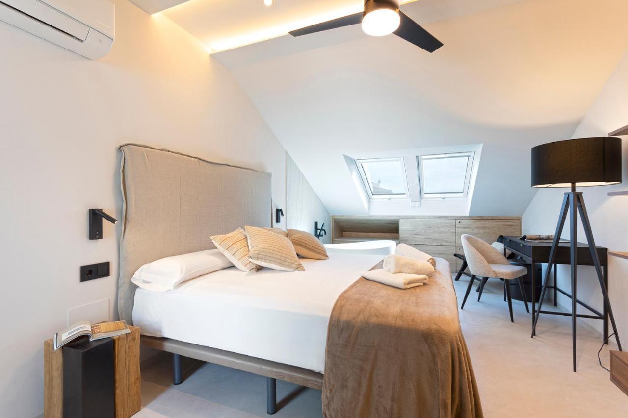 Magnificent Renovated 2bd 2bth Duplex With Terrace - Centre Appartamento